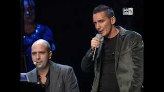 Kekko dei Modà con Checco Zalone liveArena di Verona  Inverno a primavera 22  16092012 [upl. by Luapleahcim]