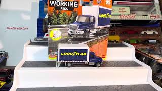 Matchbox working rigs international box truck review [upl. by Arorua]