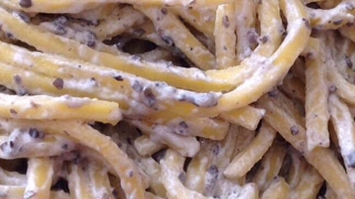 VIDEO RICETTA Pasta al Tartufo  Tonnarelli al tartufo [upl. by Elleira730]