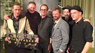 JEDERMANN RELOADED mit Philipp Hochmair u Die Elektrohand Gottes  CD RELEASE 2018 [upl. by Anairdna]