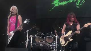 L7  Pretend We’re Dead ​⁠ Azkena Rock Festival AzkenaRockFestivalTv [upl. by Elleon]