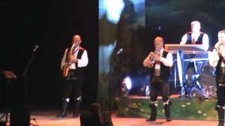 Kastelruther Spatzen  Medley  live in Salzburg 30042010 [upl. by Anomer84]