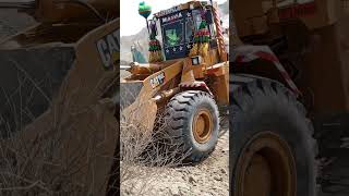 Caterpillar wheel loader 950E dumpers loading shortsvideo [upl. by Cheri]