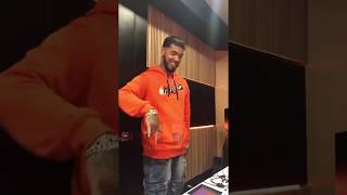 Anuel bailando Celoso en El Estudio [upl. by Ttreve493]