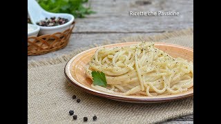 Pasta cacio e pepe  Ricette che Passione [upl. by Vano628]