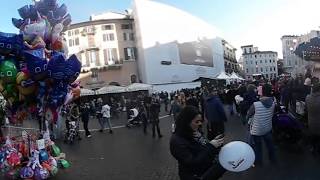 La magia di Piazza Navona per la Befana in un VIDEO a 360 GRADI [upl. by Delacourt]