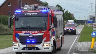 Brandweer Dordrecht en Papendrecht met spoed onderweg voor een woningbrand in Sliedrecht [upl. by Adnek945]