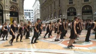 Flashmob Milano Galleria Vittorio Emanuele [upl. by Oht]