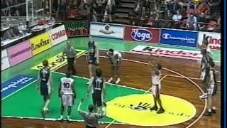 Melvin Booker da tre  semifinale Coppa Italia 2001 [upl. by Ellehctim920]