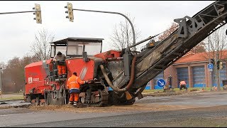 Strassenbau L51 Papenburg Fräse Wirtgen W250i  Road construction L51 Wirtgen W250i [upl. by Beal295]