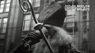 Intocht van Sinterklaas in Amsterdam 1952 [upl. by Kulseth]