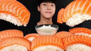 직접 만든 대왕 연어초밥 먹방 GIANT SALMON SUSHI MUKBANG ASMR EATING SOUNDS サーモン 巨大サーモン寿司を [upl. by Anaitat]