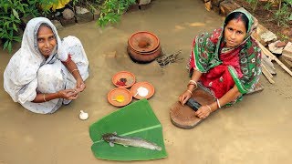 Cooking Deshi Big Magur in Clay Pot by Grandmother  Traditional Matir Harite Magur Mach Recipe [upl. by Naejeillib]