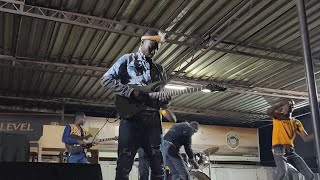 Muchapedza Matsito junior Showing His Talent to Esau Tatenda Macheso Live On stage 💥💥🎸🎸🎸 [upl. by Moffat]