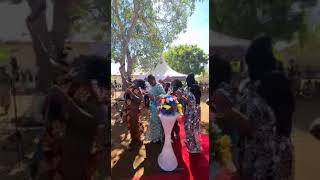 Aisha jumwa azegeda na blessed melodies kwa harusi nyumbani kwao shariani [upl. by Nrehtak790]