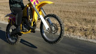 Suzuki RM 125cc 1992 2Stroke First Kick Start Raw [upl. by Ferdinanda587]