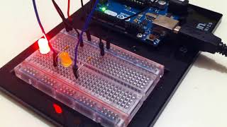 Arduino  Comment faire clignoter deux LED en alternance [upl. by Watts601]