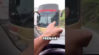 Bus Adelanta en Curva y Casi Termina Mal [upl. by Elylrac269]