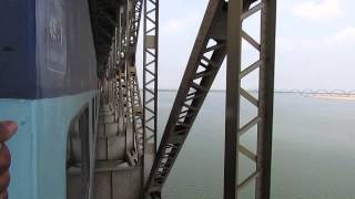 12663 HowrahTiruchchirapalli Jn super fast express cruising through Godavari river bridge [upl. by Charita469]