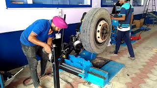 HCV TYRE CHANGER  TCH 1027 [upl. by Akehs488]