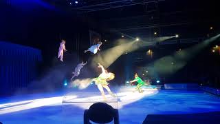 Disney sur glace le voyage imaginaire Peter Pan  zénith de Paris 12122017 [upl. by Alvy]