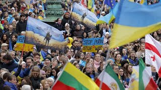 Großer Protesttag in München SikoGegner und UkraineUnterstützer kreuzen sich [upl. by Eidob]