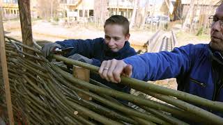 Instructiefilm  wilgentenen schutting vlechten  van Aalsburg BV  2023 [upl. by Shayna]