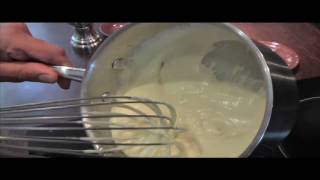 Sauce Bechamel  Recette Inratable en 2 mins [upl. by Aienahs]