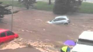 Cars swept away by flash floods in Toowoomba [upl. by Nuawtna962]