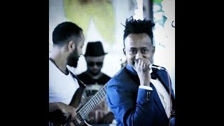 Eskyas Mezemir quotAkkam nagumaaquotnew oromo music [upl. by Gorden501]