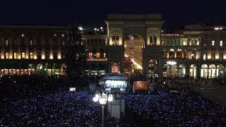 Accensione dellalbero di Natale in piazza Duomo a Milano [upl. by Rizan]