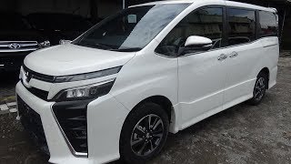 All New Toyota Voxy  Mobil MPV Mewah [upl. by Ynwat]