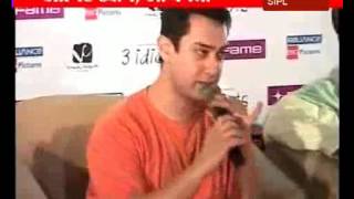 Chetan Bhagat says 3 Idiots his story Aamir Khan slams the claim [upl. by Aihsenad]