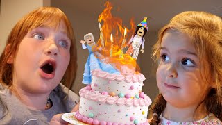 CRAZY NAVEY BiRTHDAY on ROBLOX Adley is the Mom Dad is a Spy Neighbor Naveys bday dance party [upl. by Audsley]