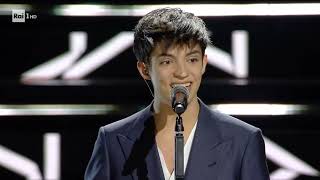 Matteo Romano  Virale  Sanremo 2022 live video completo [upl. by Einolem]