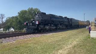 Big boy 4014 train in Carroll Iowa [upl. by Haleemak]