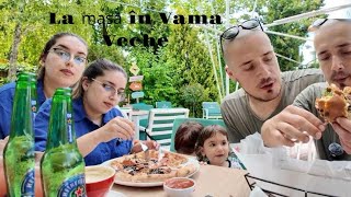 O masă în familie  Ce mâncăm în Vama Veche [upl. by Ahsenyt]