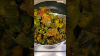 Bhindi aloo recipe bhindi sabji bhindirecipe dinnerrecipe cookingshorts shorts [upl. by Duaner]