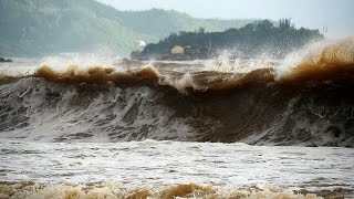 Các sóng Lérosion littorale au Vietnam [upl. by Atsyrk]