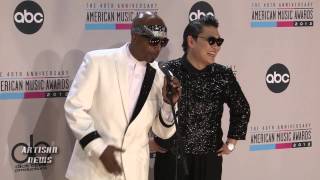 PSY MC HAMMER AMERICAN MUSIC AWARDS MOMENT COURTESTY OF BIEBER BRAUN [upl. by Saphra954]