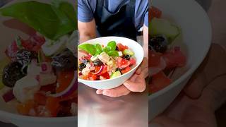 Salade Grecque une recette Facile 🥗 recettefacile salade saladegrecque tomate recettesalade [upl. by Dnilazor223]