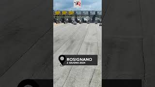 LE IMMAGINI DELLINCIDENTE DI ROSIGNANO AUTO A TUTTA VELOCITÀ CONTRO IL CASELLO news shorts [upl. by Ofella455]