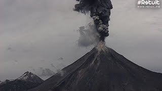 Grande erupção  Big eruption from Colima volcano  Colima Mexico timelapse  Feb 05 2015 [upl. by Athallia]