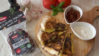 Quesadilla  Zapiekana tortilla z kiełbasą myśliwską i serem [upl. by Lleoj]