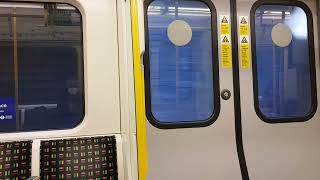 Journey  Notting Hill Gate to Bayswater in a Circle Line S7 Stock on 180720 [upl. by Akym]