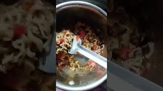 ঝটপট বানিয়ে ফেলুনMaggi Recipe minivlog meggie 😋😋 [upl. by Joub899]