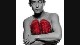 Edison Chen Scandals to Sandals 陈冠希卖鞋陈冠希拒绝作证 [upl. by Ennirroc]