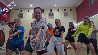 DJ DUM DEE DUM  TIKTOK VIRAL  CHOREO  SENAM KREASI  WORKOUT  LELY HERLY [upl. by Letitia]