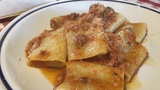 Paccheri con ragù di maiale Da quotA Napoli si mangia cosìquot [upl. by Julee]