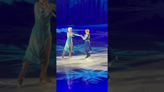 Elsa e Ana cantam LET IT GO  Show da Disney no Gelo frozen disneyonice shorts [upl. by Charmain]